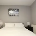 A A Guest Rooms Woolwich